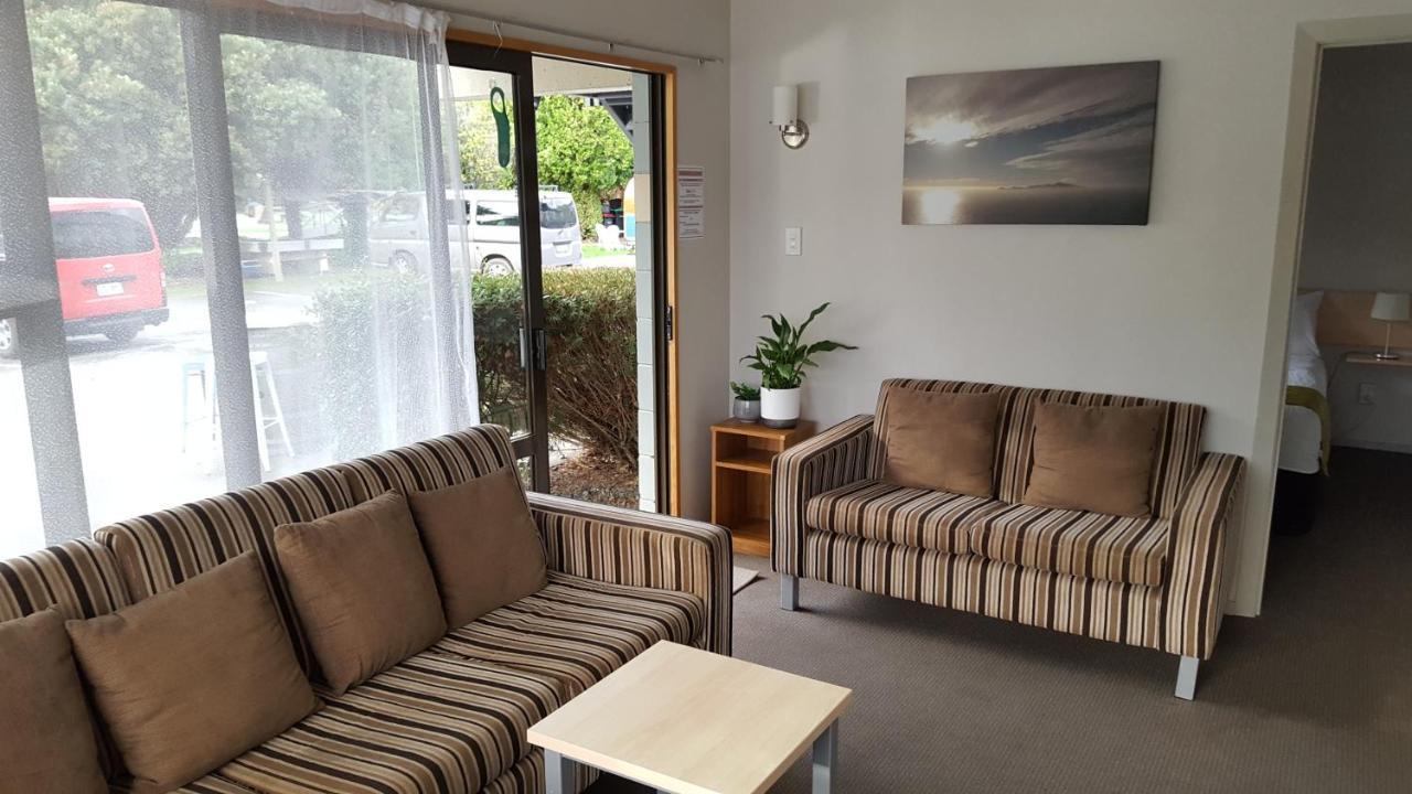 Akaroa Waterfront Motels Екстер'єр фото