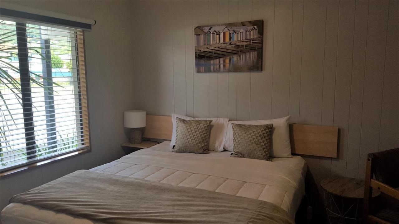 Akaroa Waterfront Motels Екстер'єр фото