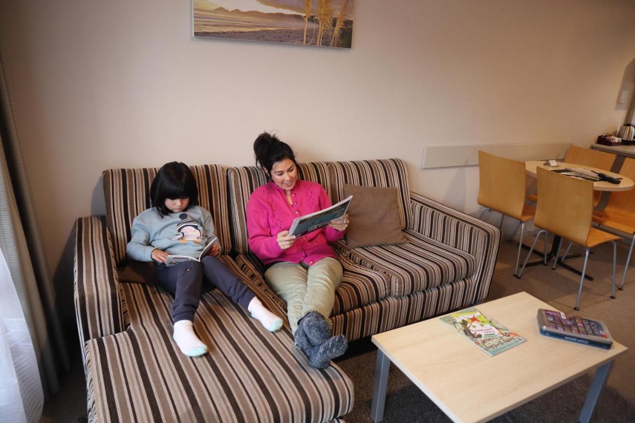 Akaroa Waterfront Motels Екстер'єр фото