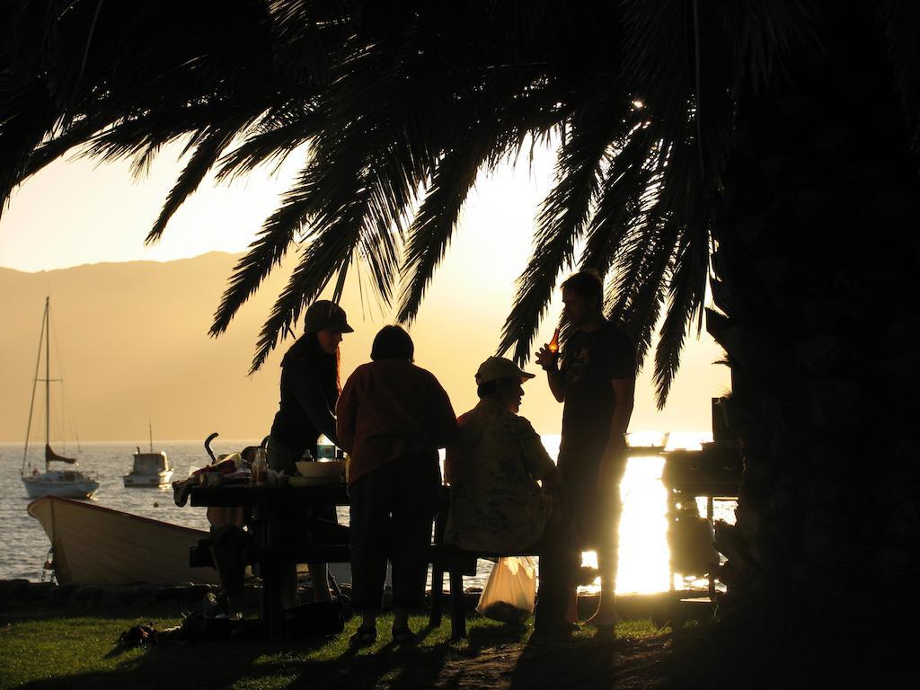 Akaroa Waterfront Motels Екстер'єр фото