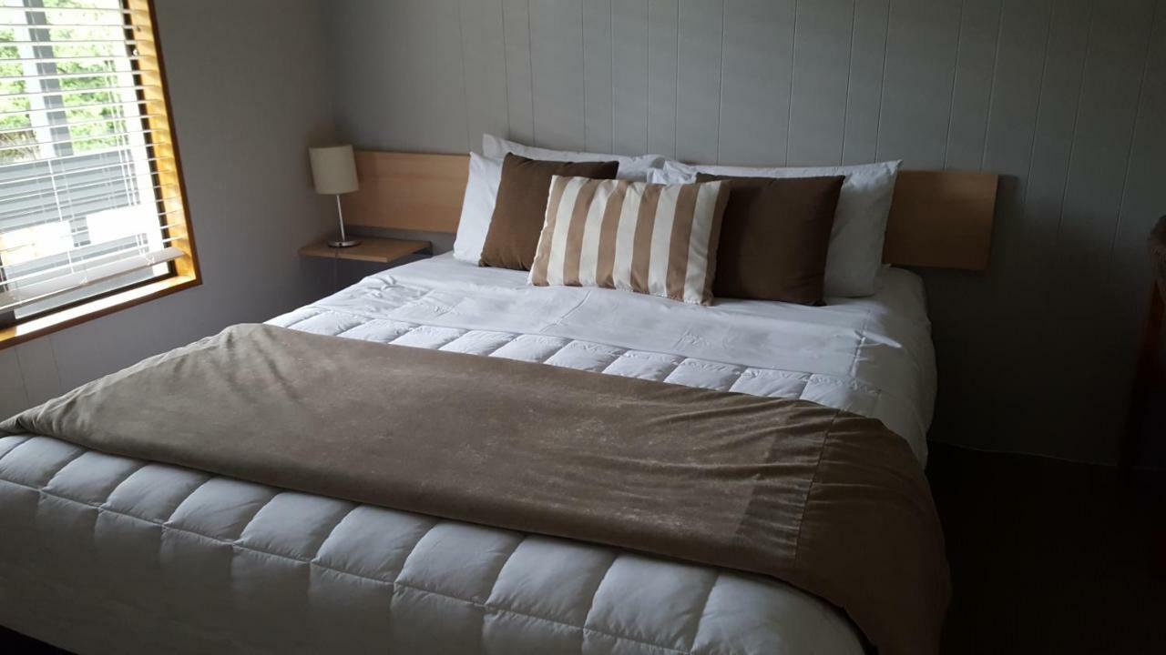 Akaroa Waterfront Motels Екстер'єр фото